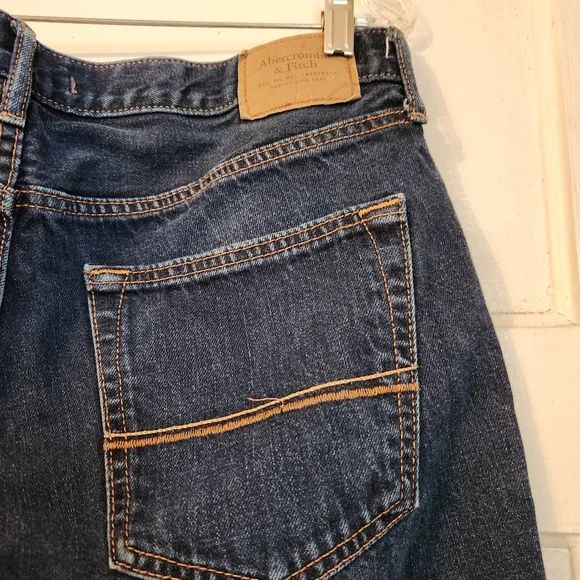 Abercrombie & Fitch Men's Slim Straight Blue Denim Jeans 32 ×32 Button Front EUC - Picture 3 of 8